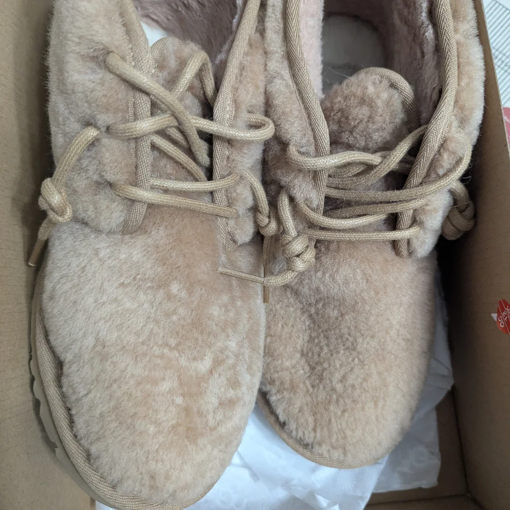 EUC UGG Neumel Cozy - Picture 3 of 7